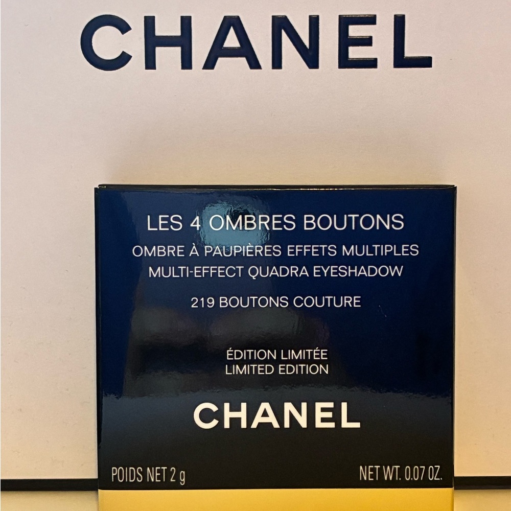 CHANEL Les 4 Ombres Boutons 219 Boutons Couture Eyeshadow Palette LE